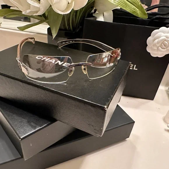 CHANEL Double CC Vintage Rare Silver Rimless Sunglasses - Picture 5 of 13